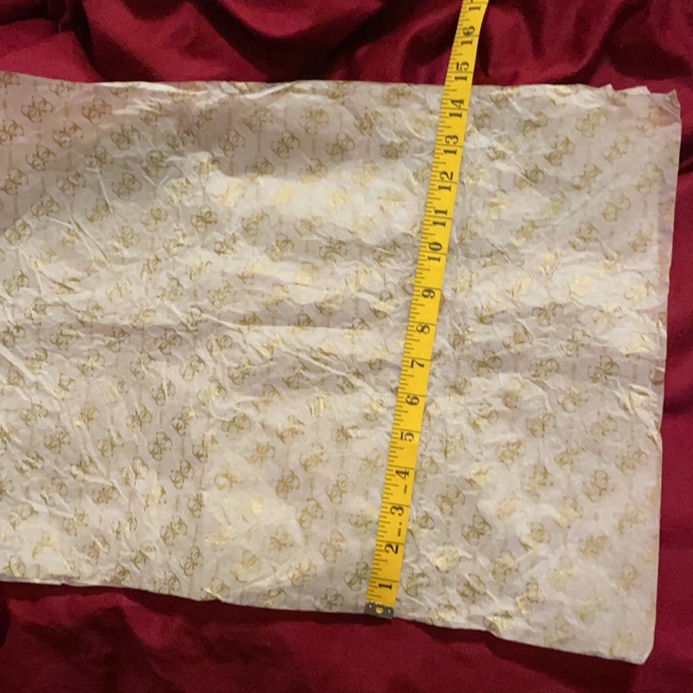 Guess tissue paper - Picture 2 of 4